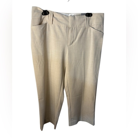 NWT Maurice’s I am Polished Light Tan Women’s Capri Pants Size 9/10 - Picture 1 of 9